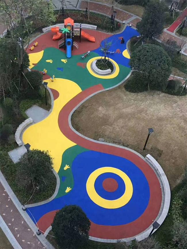 حبيبات مطاط EPDM باللون الأزرق الداكن خالية من الكبريت
